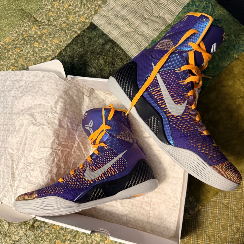 Kobe 9 elite team showtime